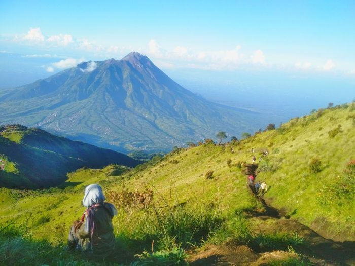 Gunung Merbabu dan Keindahan Padang Sabana