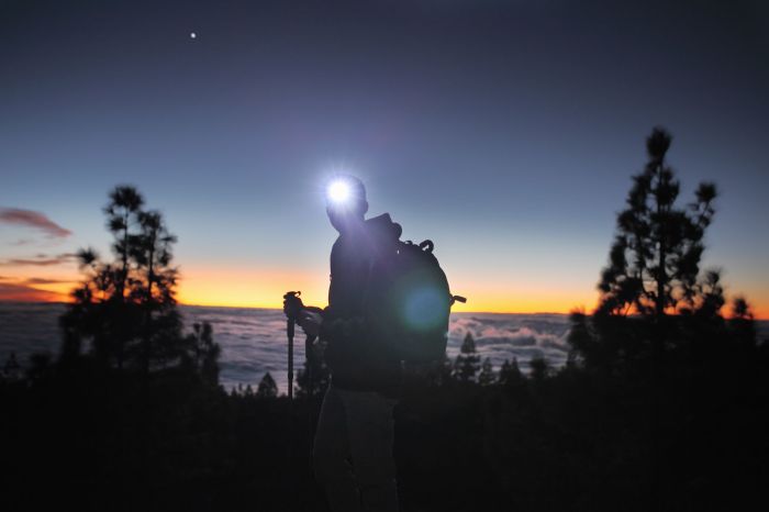 Hal Yang Perlu Anda Ketahui Sebelum Mendaki Di Malam Hari