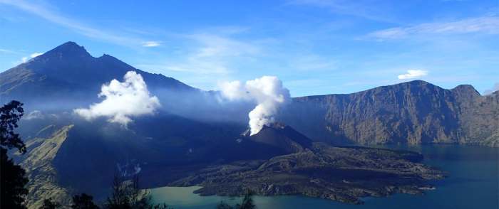 Rinjani beautiful indonesia mount lombok gunung jaya puncak segara anak lake travelindo mountain scenery national park world island