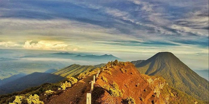 Gunung Gede Pangrango, Pilihan Ideal untuk Pendaki Pemula